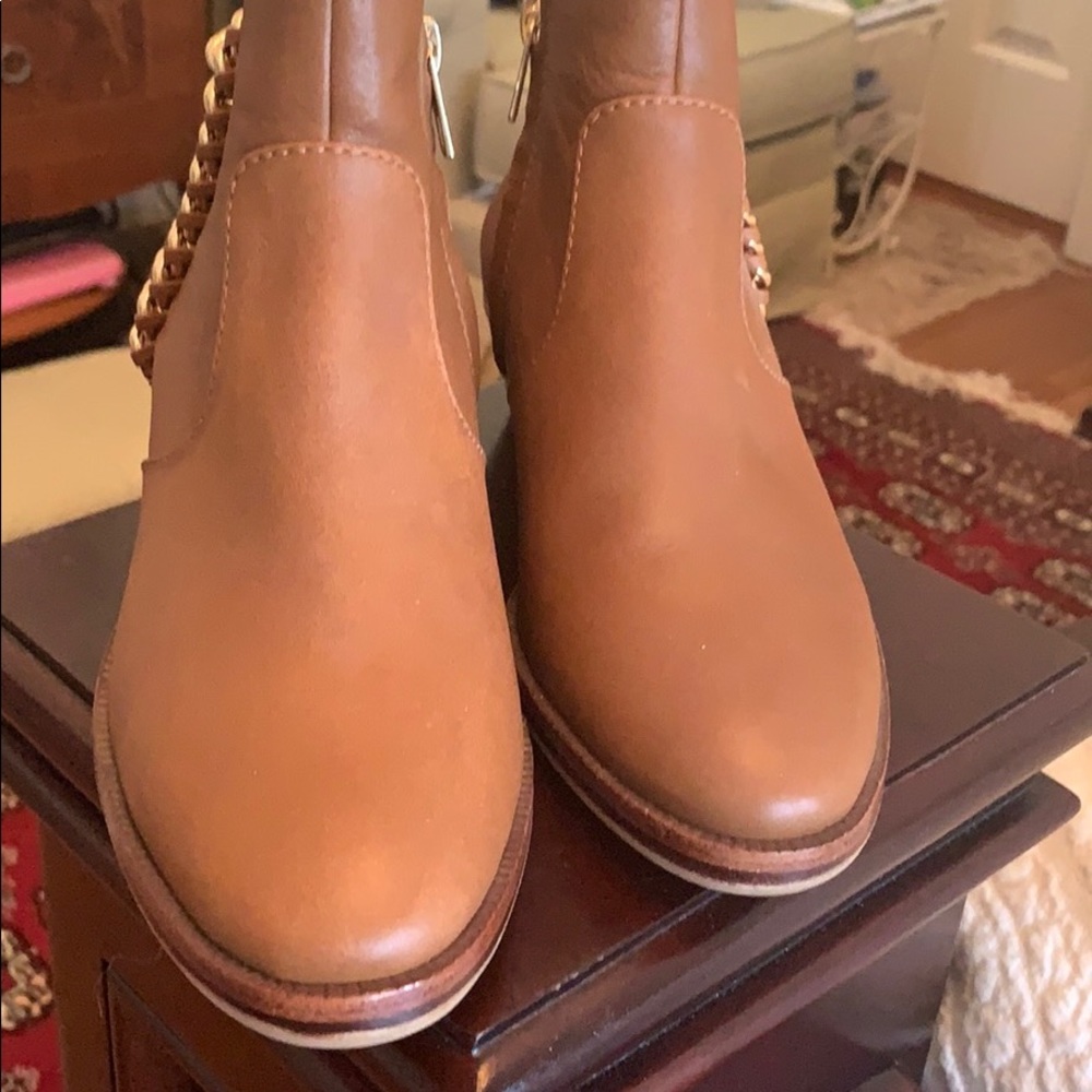 NWOT Coach Corine boot
